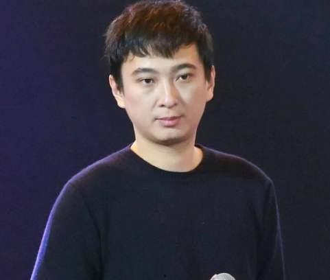 王思聪校长吃瓜,校园风云再起