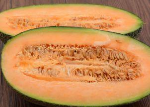 梦见分哈密瓜给大家吃,揭秘梦见分哈密瓜的寓意与启示