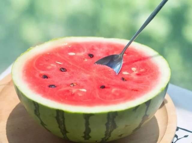 炎炎夏天怎么吃瓜,炎炎夏日，如何畅享美味瓜果？