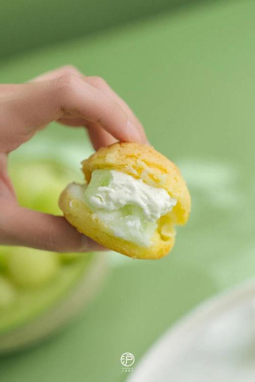 泡芙吃瓜,揭秘娱乐圈那些不为人知的幕后故事  第2张